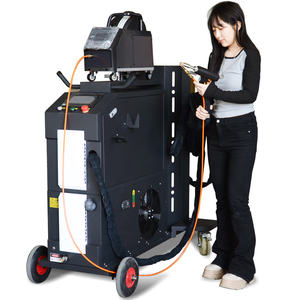 เครื่องเชื่อมไฟเบอร์เลเซอร์แบบระบายความร้อนด้วยน้ำ 3000W สำหรับงานอุตสาหกรรม ผลิตจากโรงงานโดยตรง สำหรับงานเชื่อมโลหะแบบมือถือ - Product Image 1