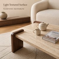Table basse rectangulaire moderne avec surface texturée légère et supports en bois courbés pour salon 100 x 60 x 40 cm