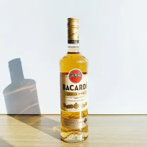 En sıcak fiyat ucuz 750ml toptan profesyonel moda vodka rum şİşe logo ile