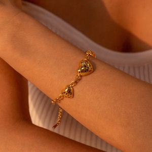 European and American Heart-Shaped <b>Bracelet</b> for <b>Women</b> Fashionable Jewelry 18K Gold-Plated Exaggerated <b>Bracelet</b> for <b>Women</b> - Product Image 2