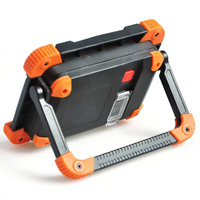 Projecteur à corps métallique lumineux avec batterie intégrée, inclinaison horizontale à 180°, portable pour les travaux de chantier