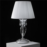 Lampe de table en cristal moderne et luxueuse, ambiance chaleureuse et romantique, idéale pour le salon, la chambre principale, la table de chevet, le bureau, l'éclairage domestique