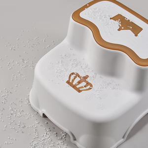 Repose-pieds en plastique pour bébé, marchepied antidérapant épaissi pour toilettes, 0-12 mois, fabriqué au Zhejiang - Product Image 1