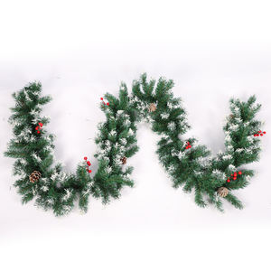Guirlande de Noël en PVC blanc vert pointu avec pommes de pin et baies rouges, décoration intérieure pour salon - Product Image 5