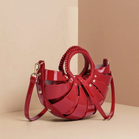 Sac fourre-tout JIOMAY pour femme, en cuir PU ajouré, forme demi-lune, sac à bandoulière avec chaînes métalliques, sac à main magnétique de luxe tendance