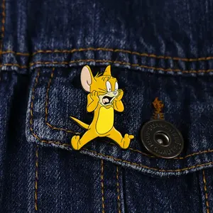 Lovely Mouse Yellow Badge Custom Metal New Design Pins Hot Sale Decorate Soft Enamel Pin