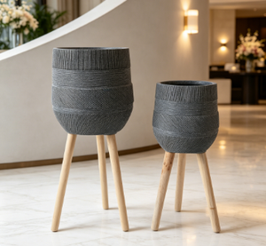 Ensemble de 2 pots de fleurs sur trépied côtelé, pot de fleurs sur pied avec pieds en bois - Product Image 2