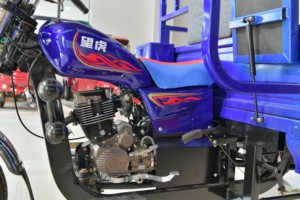 Tricycle à Essence Bon Marché de Chine <span class=keywords><strong>200CC</strong></span>, Tricycle Cargo à Essence, Moto à Trois Roues Tuk Tuk à Vendre - Product Image 4