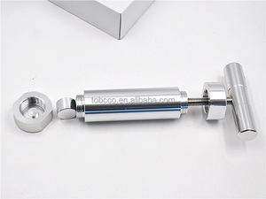Tritatabacco Manuale in Alluminio con Pompa a Pressione 138x82mm, Manico a T, Accessori per Fumatori - Product Image 5