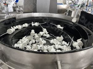 Machine automatique de remplissage, d'étiquetage et de scellage de bouteilles pour jus, liquides, eau, miel et pâte, avec fermeture de bouchons - Product Image 6