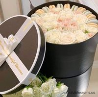 Boîte-cadeau en papier personnalisée de haute qualité carré rond estampage à chaud avec gaufrage conception de fleurs dégradables en matériaux recyclés