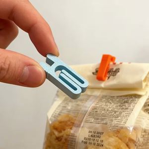 Snack Bag Sealing Clip, Food Bag Packaging Sealing Clip, Lightweight and Durable, Kitchen <b>Small</b> <b>Tools</b> - Product Image 3