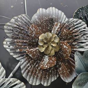 Décoration Murale Métallique Dorée de Luxe Style Nordique 120x60cm, Motif Floral Printanier, Idéale pour Hôtels – Vente Directe Usine - Product Image 5