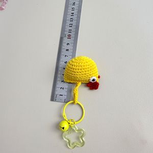 Porte-clés Poussin au Crochet Fait Main, Charme de Sac Tricoté Mignon en Forme de Poulet, Mini Pendentif Animal avec Clochette et Étoile, Cadeau pour Filles - Product Image 4