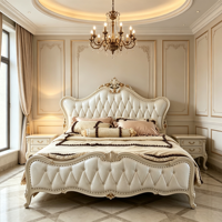 Lit King Size Rococo Français, finition or ivoire antique, bois sculpté, cuir capitonné ivoire, mobilier de chambre pour suite principale de villa