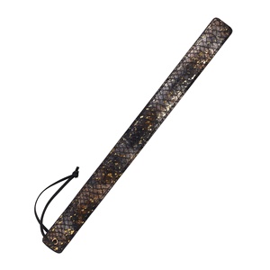 Pagaie SM à texture d'os de dragon cloutée de luxe-Jouet fessée BDSM pour jeu de domination en couple - Product Image 5