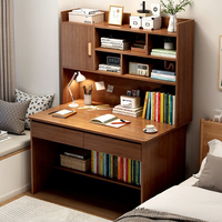 Bureau d'étude moderne et simple avec grand espace de rangement, étagère géante et surface en bois pour étudiants