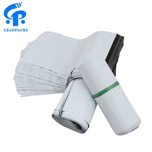 Plastique <span class=keywords><strong>Affranchissement</strong></span> Sac D'expédition <span class=keywords><strong>de</strong></span> <span class=keywords><strong>Courrier</strong></span> Auto-Adhésif Mailer Emballage Sac Pour Vêtements - Product Image 4