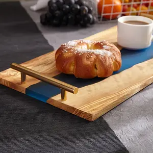 Bandeja de servicio de madera de olivo y resina de nuevo diseño personalizado con asas de metal para restaurantes de hoteles y uso doméstico en la cocina - Product Image 4
