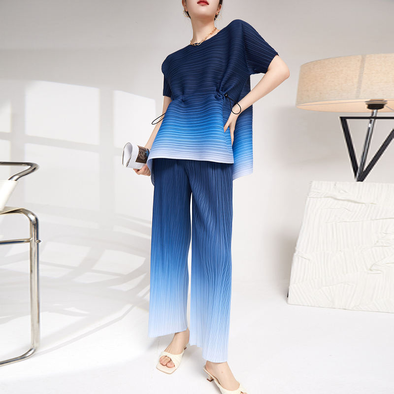 สีน้ำเงิน