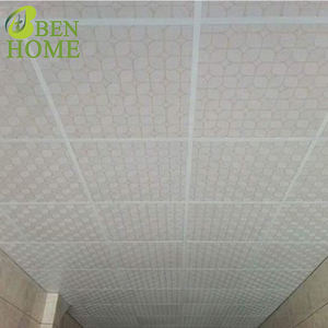 Installation de carreaux de plafond en gypse en PVC <span class=keywords><strong>mince</strong></span> et léger à l'humidité 60X60 - Product Image 1