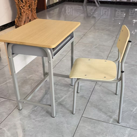 Meubles d'école primaire en bois modernes et confortables, ensemble bureau et chaise pour un seul élève