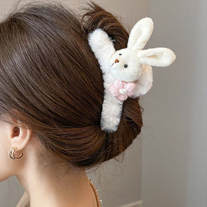 Barrettes à <span class=keywords><strong>cheveux</strong></span> en peluche mignonnes de dessin animé pour l'automne <span class=keywords><strong>et</strong></span> l'hiver, accessoires pour <span class=keywords><strong>cheveux</strong></span> en fourrure pour filles, barrettes à <span class=keywords><strong>cheveux</strong></span> mignonnes en forme d'ours <span class=keywords><strong>et</strong></span> de lapin pour femmes - Product Image 4