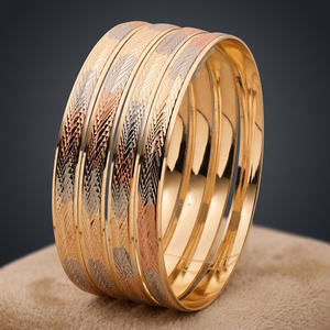 Juego de 4 Brazaletes de Latón Chapado en Oro de 3 Tonos, 8mm, Joyería de Moda Multitono para Mujer, Estilo Alex, Venta al Por Mayor - Product Image 4