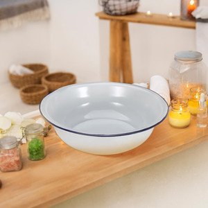 Bol profond <span class=keywords><strong>en</strong></span> émail de porcelaine de gros, 32 cm, 34 cm, 36 cm, OEM, blanc métallique, vaisselle de cuisine, lavabos <span class=keywords><strong>en</strong></span> émail avec bord bleu - Product Image 2