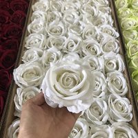 Bunga Mawar Buatan Besar Warna Putih Murah dari Pabrik Grosir, Kepala Bunga Beludru untuk Dekorasi Hadiah Hari Valentine dan Pernikahan