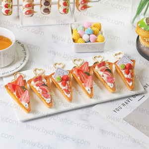 Ciondoli Realistici a Forma di Torta e Dessert, Charm di Moda Premium per Ragazze, Accessori per Creazione di Gioielli Fai-da-Te - Product Image 4