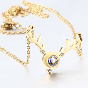Collar con colgante de ciervo en tono dorado con detalles de cristal, cadena para clavícula con forma de animal, joyería de regalo - Product Image 1