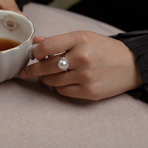 Prachtig Ontworpen Pt 950 Wit Goud Parel Ring Voor Vrouwen Met Natuur Diamant Accenten Zuidzee Witte Parel Sieraden - Product Image 6