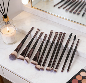 Juego de Brochas de Maquillaje Profesional de 11 Piezas, Brochas para Base, Polvo, Sombra de Ojos, Rubor y Corrector, con Cerdas Sintéticas Libres de Crueldad Animal - Product Image 4