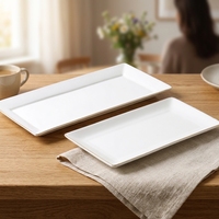 Assiettes Modernes en Porcelaine Fine Blanches avec Bordure Dorée, Écologiques et Personnalisables pour la Restauration (Vente en Gros)