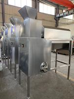 Populaire machine voor het maken van passievruchtensap, passievruchtsiroop en passievruchtenpulp.