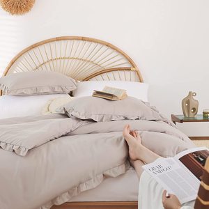 <strong>White</strong> <strong>Ruffled</strong> Comforter Set Soft Vintage Farmhouse Bed Fluffy 3PCS Shabby Chic <strong>Bedding</strong> With 2 Pillowcases - Product Image 4
