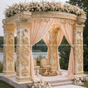 Mandap de luxe sculpté en forme de paon, piliers classiques pour l'aménagement de mariages indiens en destination - Product Image 2