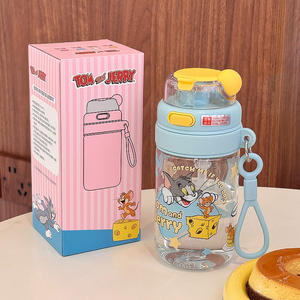 Botella de agua de plástico Tom y Jerry para niños de 500 ml con pajita y asa, diseño de dibujos animados, regalo para el regreso a clases - Product Image 4
