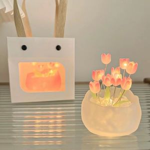 Nuevo DIY hecho a mano tulipán <span class=keywords><strong>mesa</strong></span> de <span class=keywords><strong>cristal</strong></span> personalización bola de <span class=keywords><strong>cristal</strong></span> flor tulipanes LED lámpara de luz nocturna - Product Image 2
