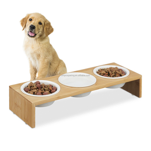 Bambu ayakta tip besleme istasyonu tepsi ile çift seramik evcil hayvan kaseleri yükseltilmiş köpek ve kedi su çanak tepsi - Product Image 1