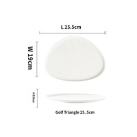 Assiette à dîner en céramique blanche triangulaire irrégulière minimaliste, disponible en plusieurs tailles pour la maison, les cafés et la restauration hôtelière (vente en gros)
