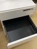 Armoire de rangement mobile design à 3 tiroirs avec serrure à clé, roulettes silencieuses, armoire de rangement en métal pour les bureaux et les écoles