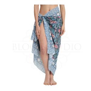 Sarong en coton imprimé à la main avec motif saphir bleu pour femmes, léger, idéal comme paréo de bikini, pour la plage et les vacances d'été - Product Image 5
