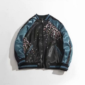 Chaqueta Bomber Reversible Personalizada para Hombre, Delgada, con Bolsillo Frontal Bordado, Estilo Universitario, de Satén, Alta Calidad, al por Mayor - Product Image 3