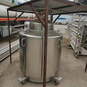 Livraison rapide, bouteille thermos en hydrogène liquide 100L LH2 avec poulies au fond - Product Image 1