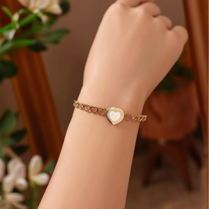 Bracelet tendance en forme de cœur, plaqué or PVD, acier inoxydable 316L, bijoux durables et résistants pour femmes - Product Image 3