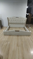 Italienisches Luxus-Leder-Doppelbett für das Haupt schlafzimmer Tufted King/Queen Size Neue High-End-Atmosphäre mit weicher Atmosphäre