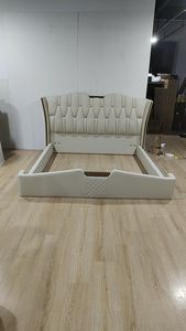 Cama doble de cuero de lujo italiano para dormitorio principal con mechones tamaño King/Queen nueva atmósfera suave de gama alta - Product Image 6