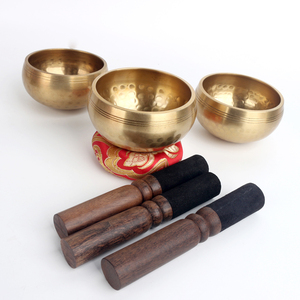 Ensemble de méditation et de rituels spirituels en gros : Bâtons en bois et bols chantants en métal pour la culture bouddhiste - Product Image 1